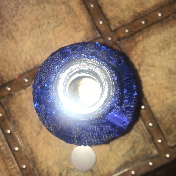 ABSOLUT Limited Edition Bottle Sleeve - Picture 6 of 7